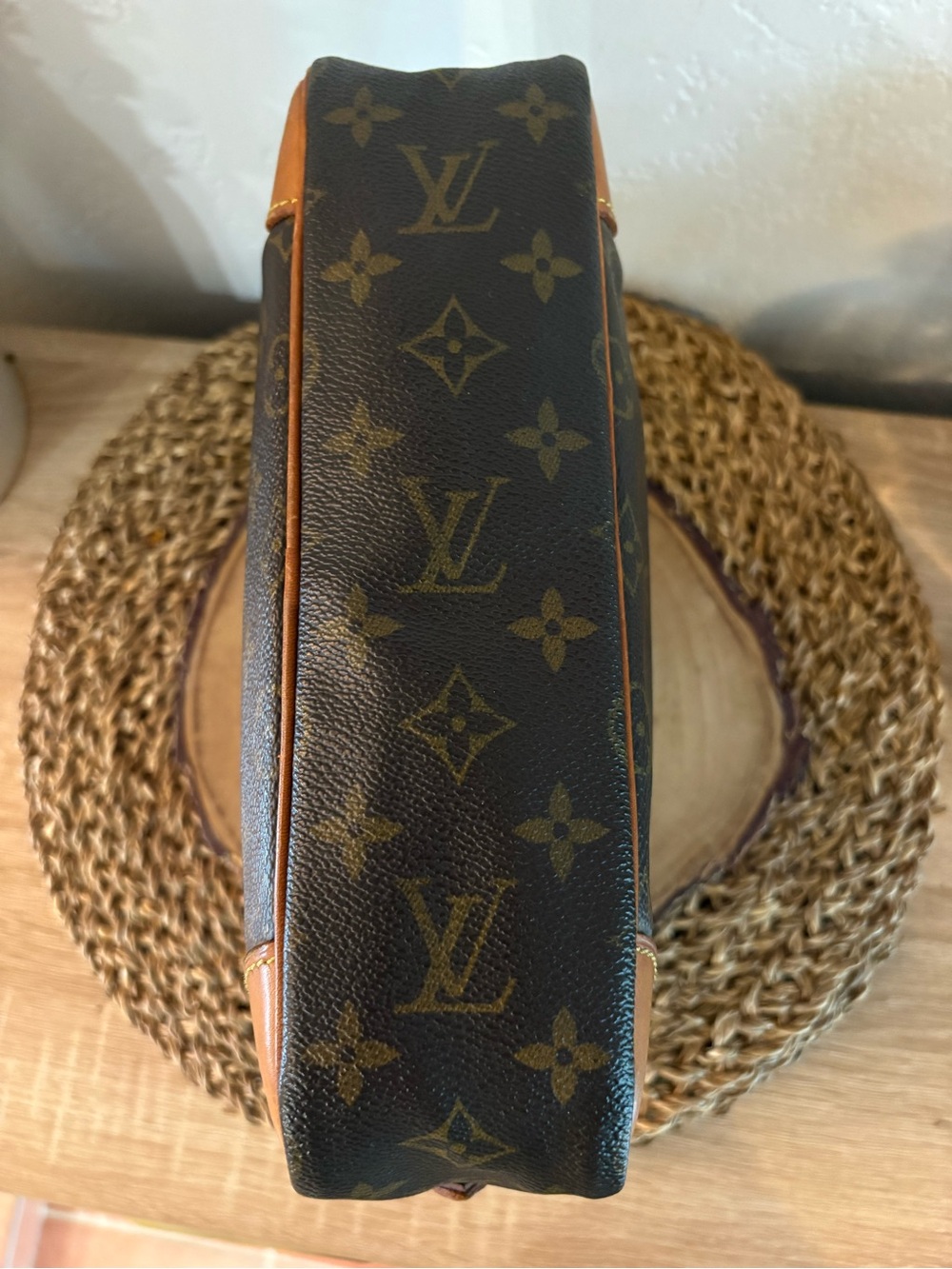 Louis Vuitton Trocadero 27 Shoulder Bag - Picture 6 of 10